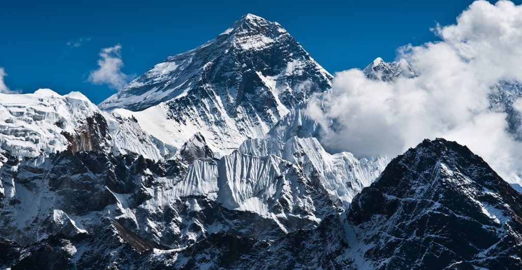 3. Campamento base del Everest. En este año el gobierno chino cerró su lado del campamento base del Everest para aquellos que no tengan un permiso de escalada. La medida fue tomada debido a la gran cantidad que se acumula en la montaña más grande del mundo. Foto: Arsgera/Shutterstock.
