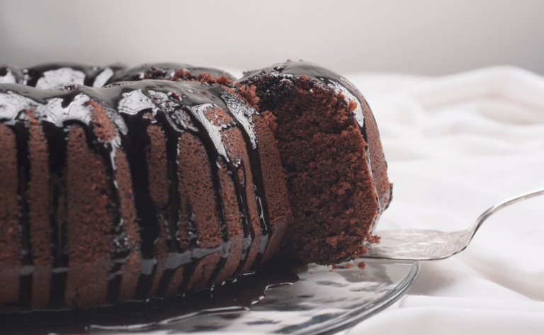 3. Pastel de chocolate.
Este delicioso postre tiene hasta 324 calorías por rebanada, así como lo lees. 
Foto: Archivo.