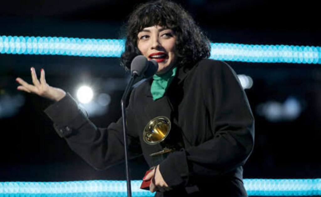 Y como Mejor álbum de Música Alternativa lo recibió Mon Laferte con “Norma”. 
Foto: AFP.