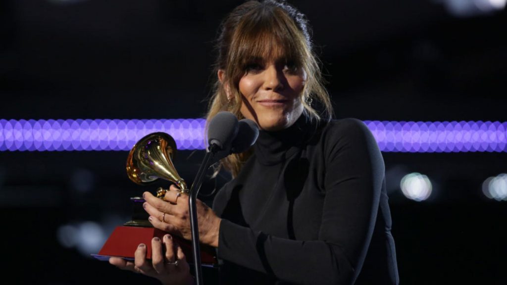 Mejor Álbum Cantautor fue para 'Contra el viento' de Kany García. 
Foto: GRAMMY.