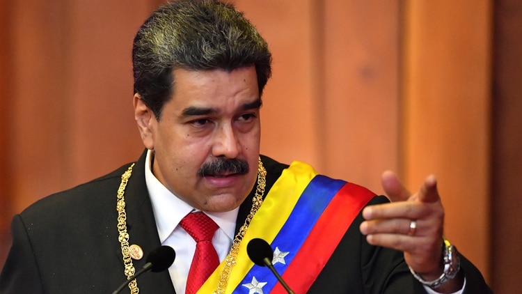 Estados Unidos presenta cargos contra Nicolás Maduro por narcoterrorismo.