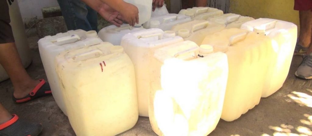 Reclusos del Centro Penitenciario en Culiacán produce casi 3 mil litros de cloro para evitar contagios de coronavirus.