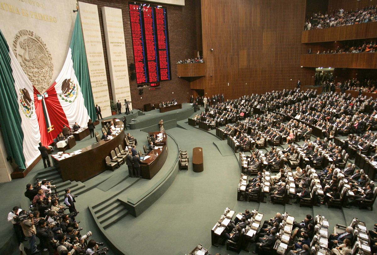 Se aprueban las reglas para reelección de diputados y senadores