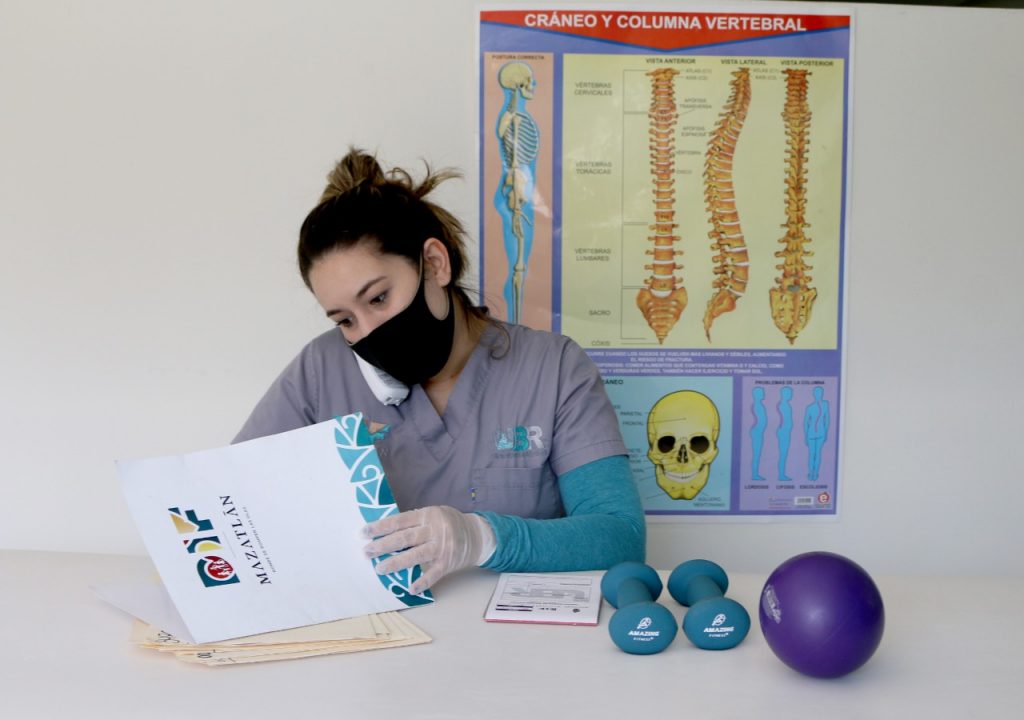 DIF Mazatlán atiende vía telefónica a 100 pacientes de terapia de rehabilitación física