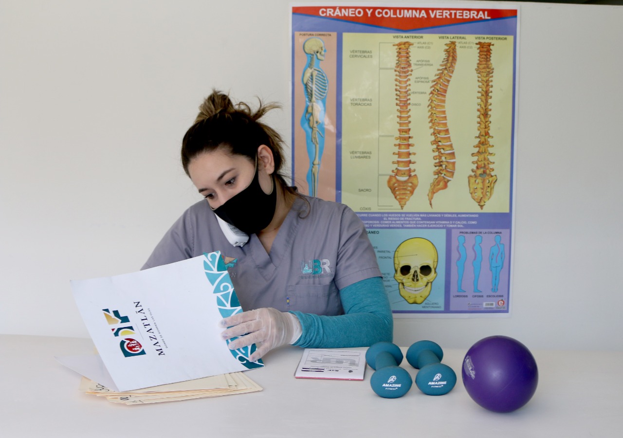 DIF Mazatlán atiende vía telefónica a 100 pacientes de terapia de rehabilitación física