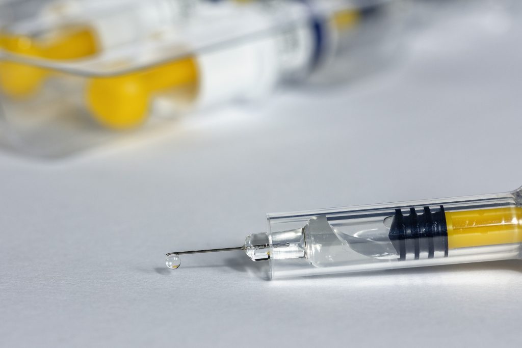 Un laboratorio chino usa a sus empleados para probar la vacuna contra el coronavirus