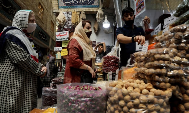 Según informe, la cifra de muertos por covid en Irán es tres veces mayor que la reportada