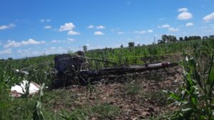 Avioneta fumigadora cae, el piloto sale ileso y se va del lugar