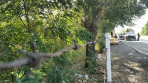 Abandonan cadáver a un costado de La Costerita en Culiacán; estaba envuelto en una colcha y atado con cinta canela