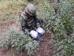 Aseguran metanfetamina y goma de opio en el poblado Sifón, en Culiacán