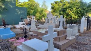 Limpieza en panteones en Culiacán