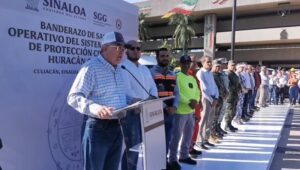 Huracán Orlene | Se va todo mi Gobierno al sur y yo me voy con ustedes: Rocha