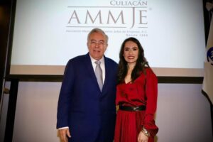 Rocha toma protesta a nueva presidenta de Asociación Mexicana de Mujeres Jefas de Empresa Culiacán