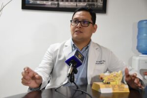 ¿Sientes mareos y náuseas frecuentes? Esta condición es más común en personas mayores de 40 años