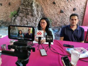 Con voz entrecortada y lágrimas en los ojos, Carmen recuerda a su sobrino desaparecido y pide ayuda para encontrarlo