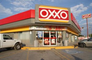 Detienen a asaltante de OXXO en Culiacán; con un cuchillo robó de la tienda mil 777 pesos