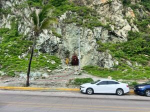 Iban a remodelar la Cueva del Diablo en Mazatlán y salió el dueño a reclamarla