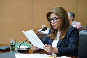 Diputado propone sancionar a quien obligue a otro a firmar documentos en blanco