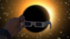 Cuidado con los lentes piratas para ver el eclipse