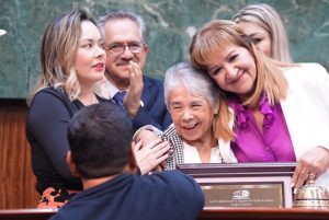 Seis décadas de historia viva; lesgisladores y legisladoras despiden con honores a Marthita, la legendaria “diputada 41”