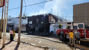 Una mujer fallecida, deja incendio en Navolato, no se ha determinado si había o no pirotecnia en dicha dulcería
