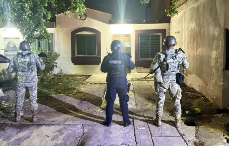 Decomisan 62.1 mdp en droga y arsenal en Urbivilla del Cedro, Culiacán