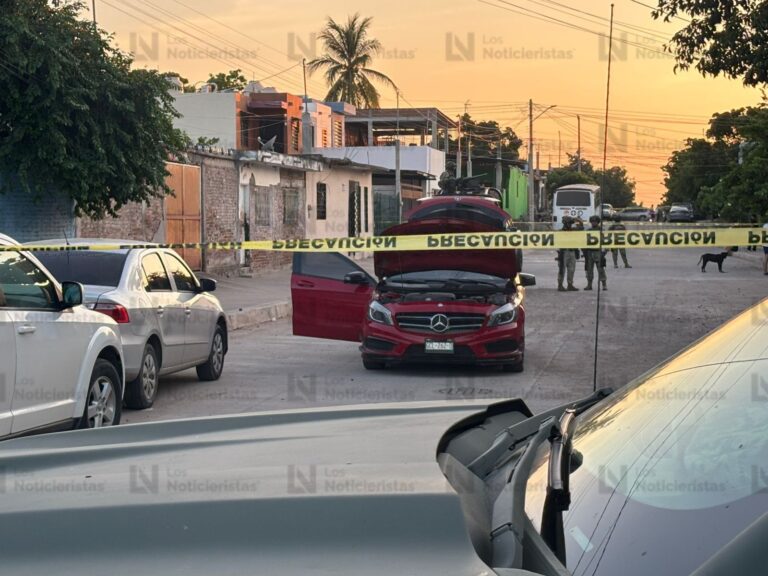 Atacan a jovenes en camioneta Mercedez Benz