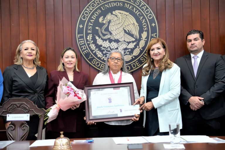 Congreso del Estado reconoce a Josefa Velázquez Zambrano con el Premio a la Mujer Rural Sinaloense 2025 Congreso del Estado reconoce a Josefa Velázquez Zambrano con el Premio a la Mujer Rural Sinaloense 2025