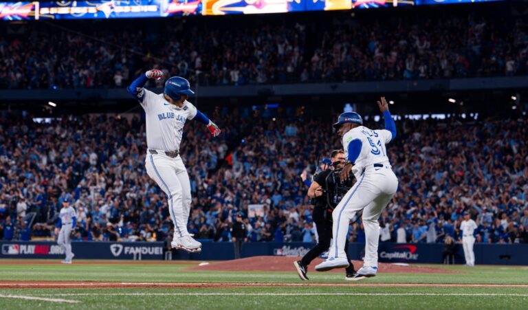 Toronto silencia a Los Ángeles y toma ventaja en la Serie Mundial Dodgers contra Toronto en la serie mundial