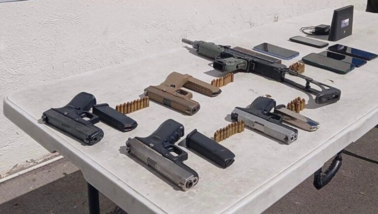 Una subametralladora y 4 armas cortas; localizan en nueva revisión del Penal de Aguaruto, en Culiacán, Sinaloa Esculque en el penal de Culiacán