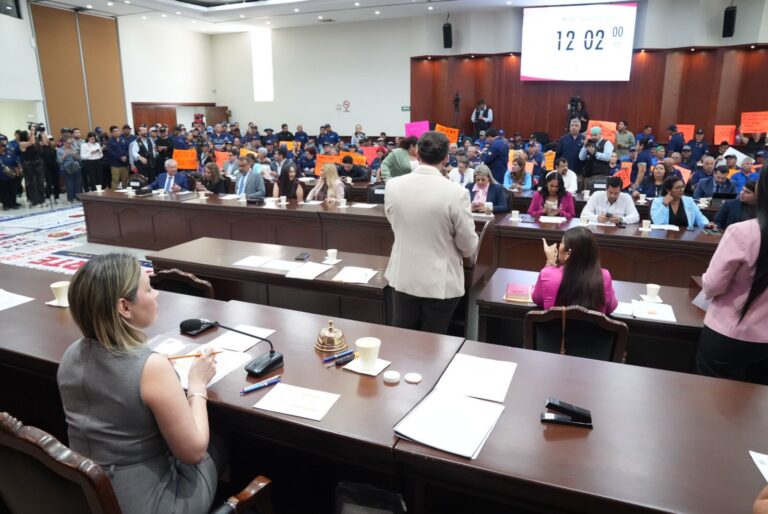 Presentan 4 iniciativas en el Congreso de Sinaloa: Paridad municipal y ley de motocicletas entre los temas