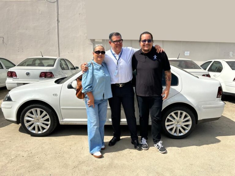 JAP Sinaloa entrega 11 vehículos donados