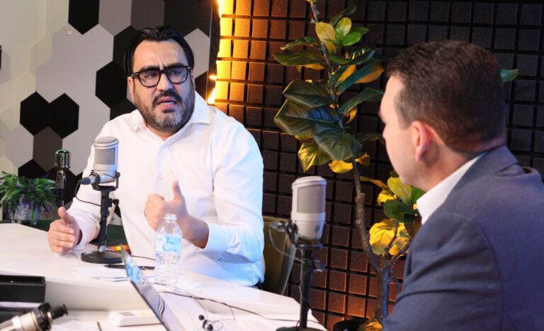 Será después del gobernador Rocha el evento público del Primer Informe de labores del alcalde de Culiacán Juan de Dios Gámez en entrevista con Luis Alberto Díaz