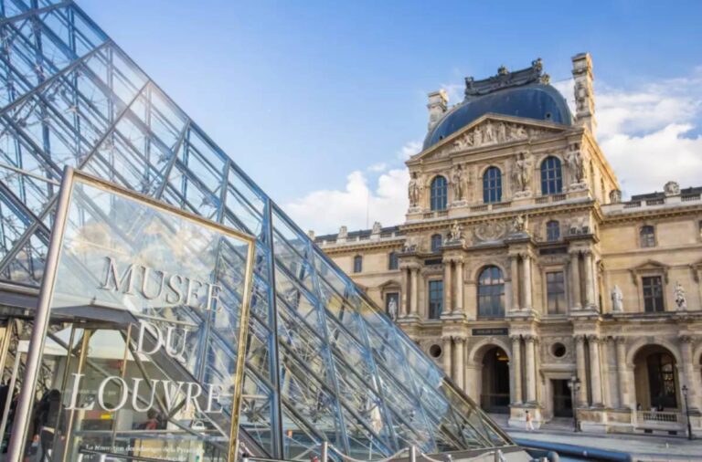 Detienen a dos implicados en robo de joyas del Museo del Louvre; uno intentaba huir a Argelia Museo del Louvre