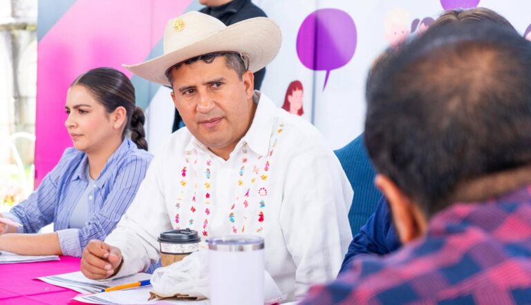 Carlos Manzo, alcalde de Uruapan