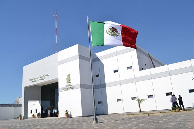 Ethan Leonard, presunto feminicida de Anyella, maestra de Mazatlán, Sinaloa; ante el juez, pero difieren audiencia Centro Regional de Justicia en zona sur