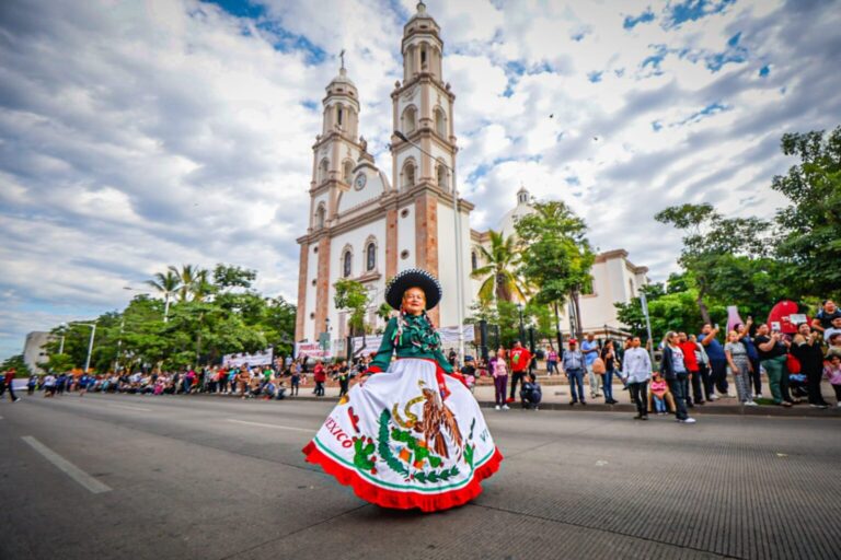 Desfile del 20 de noviembre en Culiacán