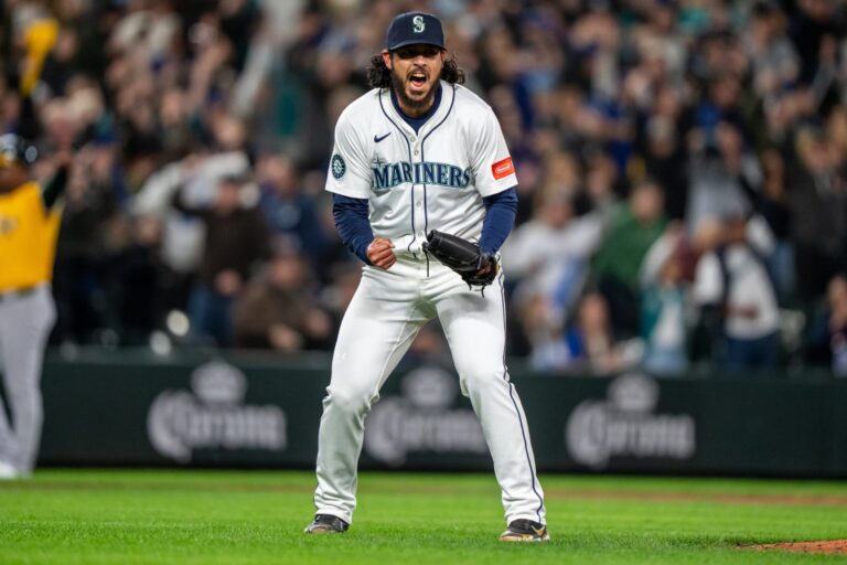 El sinaloense Andrés Muñoz es parte del 2do Equipo Ideal de MLB 2025