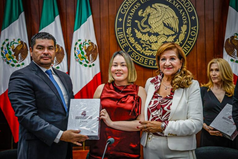 Entregan Cuarto Informe de Labores de Rocha Moya