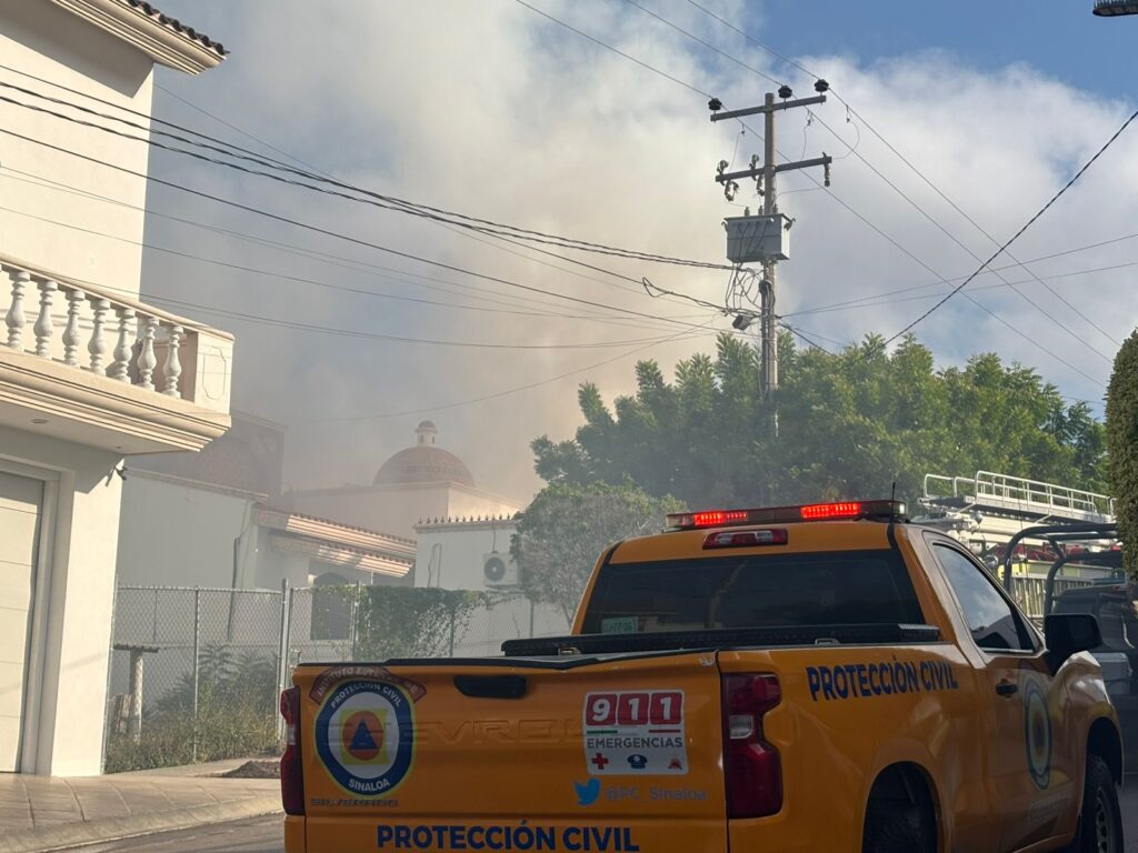 Incendian vivienda en Colinas de San Miguel en Culiacán