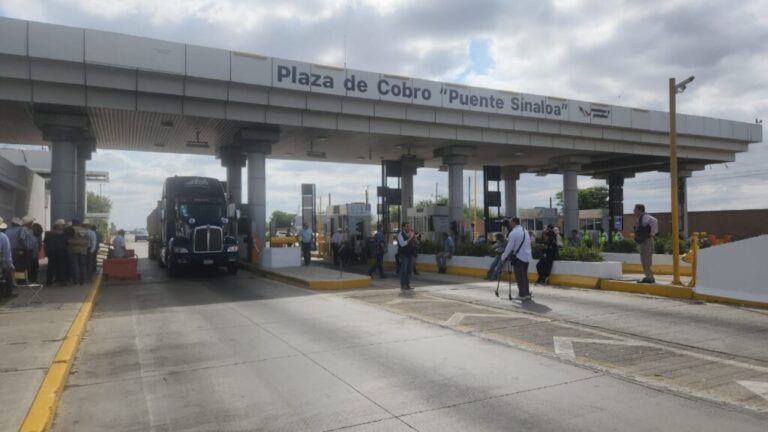 Productores anuncian paro nacional el 24 de noviembre; bloquearán carreteras, casetas e industrias Productores bloquean las casetas de Sinaloa