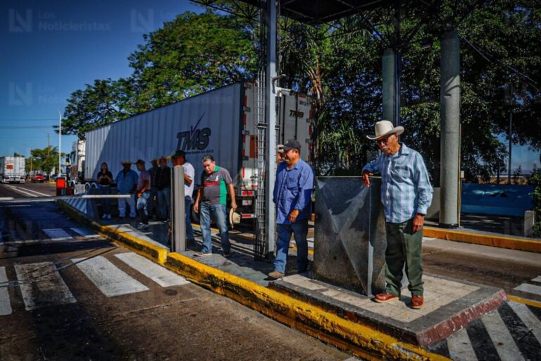 Productores en caseta El Pisal
