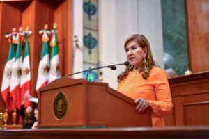 Tere Guerra en la tribuna del Congreso