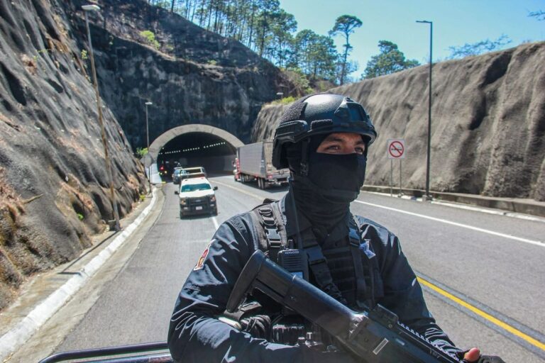 Encuentran cinco personas sin vida a la orilla de la autopista Durango –Mazatlán, en Concordia, Sinaloa Autopista Mazatlán-Durango