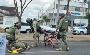 Muere militar tras caer de una patrulla en movimiento en la zona sur de Culiacán, Sinaloa