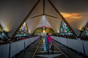 En el Día de la Virgen de Guadalupe, feligreses se congregan en La Lomita de Culiacán, Sinaloa