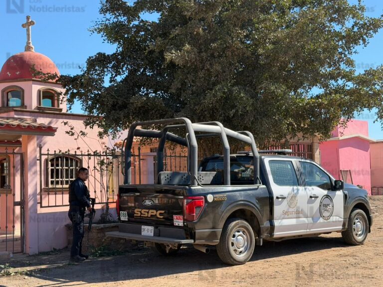 Arrojan cuerpo envuelto en bolsas negras en una tumba del panteón de Lo de Sauceda en La Palma, Navolato Arrojan cuerpo envuelto en plástico en panteón de Navolato