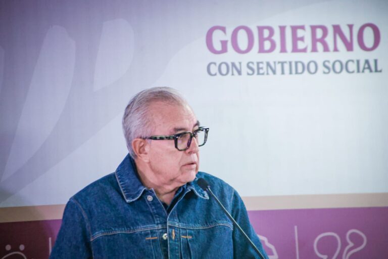 Gober en su conferencia semanera