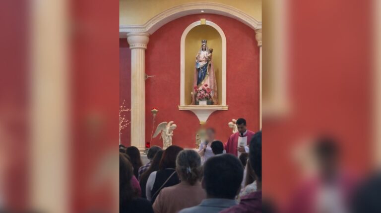 La Nicholette acude a misa tras ser liberada