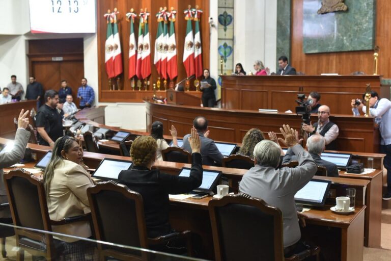 Lectura de inciativa en el Congreso local